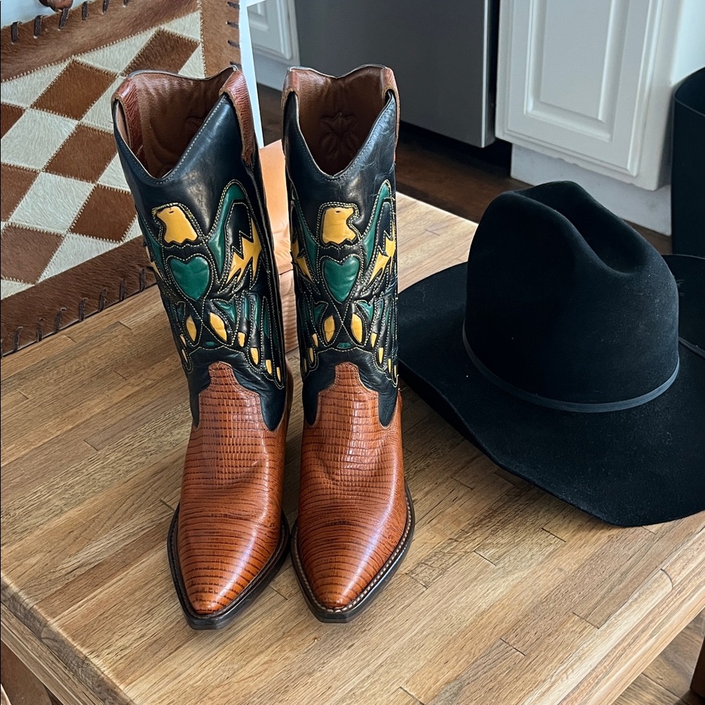 Vintage Cowboy Boots in Black and Brown with eagle